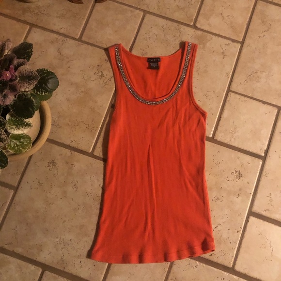 Tank - Picture 3 of 8